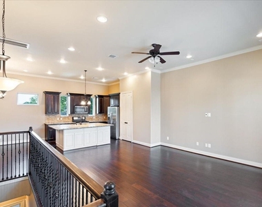 1520 Amundsen Street - Photo Thumbnail 21