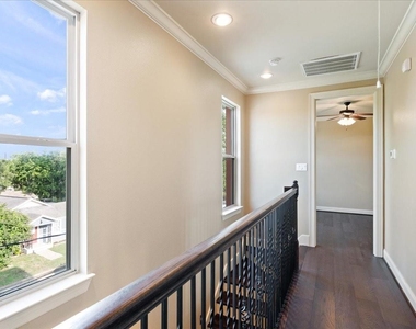 1520 Amundsen Street - Photo Thumbnail 24