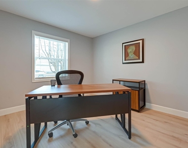 5522 Caversham Drive - Photo Thumbnail 11