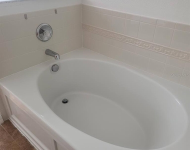 3048 Chessington Drive - Photo Thumbnail 12