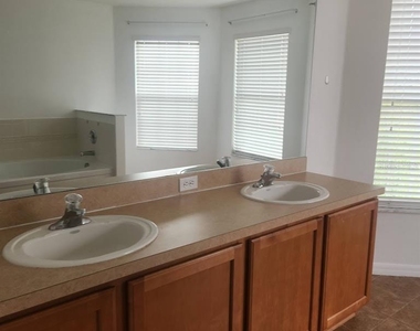 3048 Chessington Drive - Photo Thumbnail 11