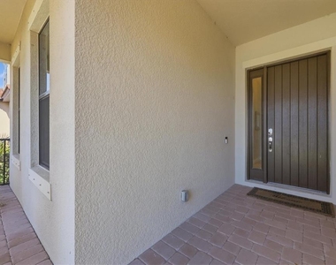 5423 Title Row Drive - Photo Thumbnail 2