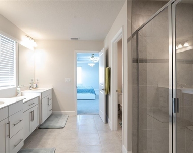 10225 Gliding Eagle Way - Photo Thumbnail 35