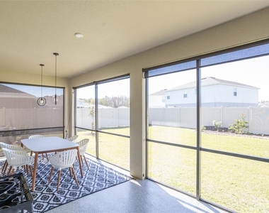 10225 Gliding Eagle Way - Photo Thumbnail 17