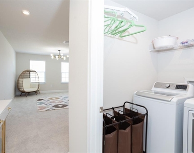 10225 Gliding Eagle Way - Photo Thumbnail 31