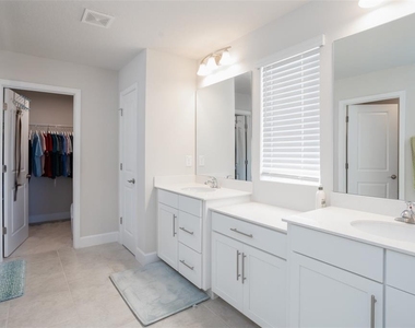 10225 Gliding Eagle Way - Photo Thumbnail 34