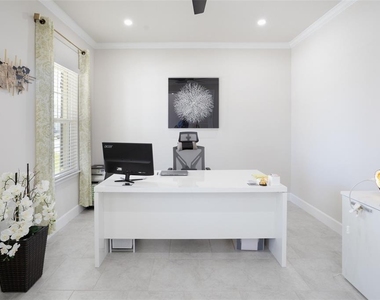 10225 Gliding Eagle Way - Photo Thumbnail 4