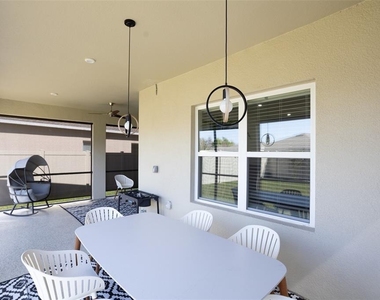10225 Gliding Eagle Way - Photo Thumbnail 18