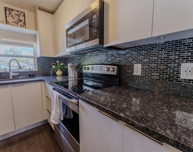 203 W Crest Avenue - Photo Thumbnail 10