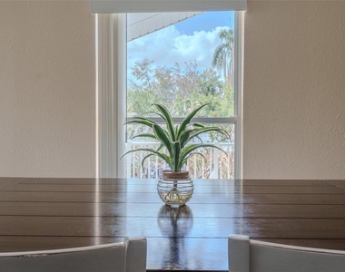 203 W Crest Avenue - Photo Thumbnail 6