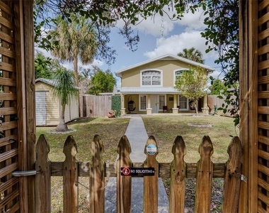 203 W Crest Avenue - Photo Thumbnail 1