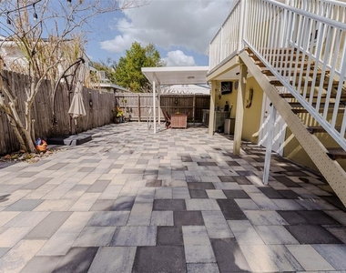 203 W Crest Avenue - Photo Thumbnail 2