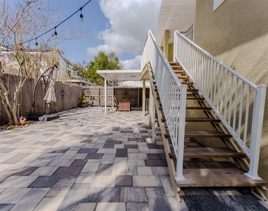 203 W Crest Avenue - Photo Thumbnail 3