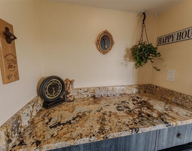 203 W Crest Avenue - Photo Thumbnail 8