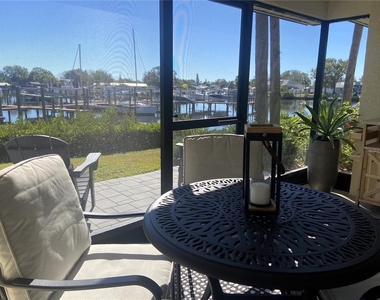 646 Yardarm Drive - Photo Thumbnail 20