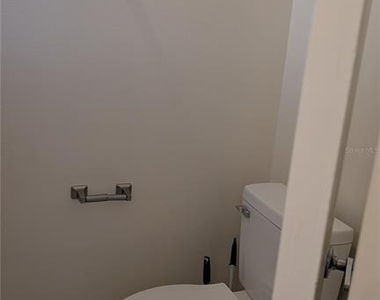 408 Lexington Drive - Photo Thumbnail 16