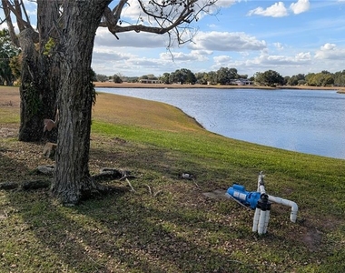 408 Lexington Drive - Photo Thumbnail 7