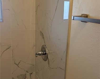 408 Lexington Drive - Photo Thumbnail 18