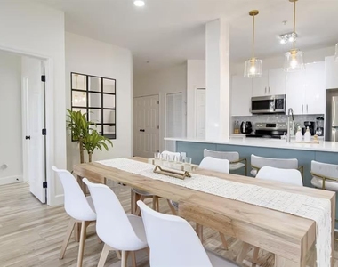 8103 Coconut Palm Way - Photo Thumbnail 7