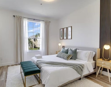 8103 Coconut Palm Way - Photo Thumbnail 8