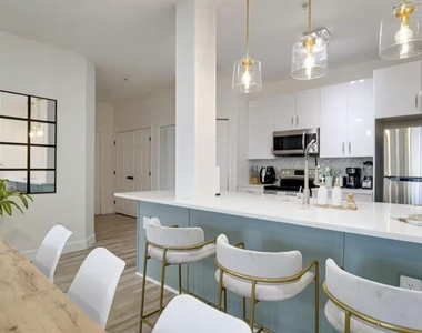 8103 Coconut Palm Way - Photo Thumbnail 5