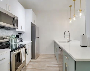 8103 Coconut Palm Way - Photo Thumbnail 6