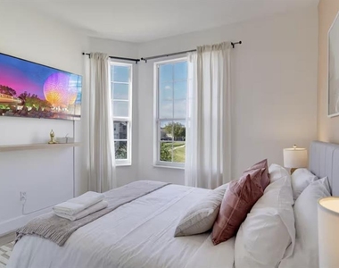 8103 Coconut Palm Way - Photo Thumbnail 17