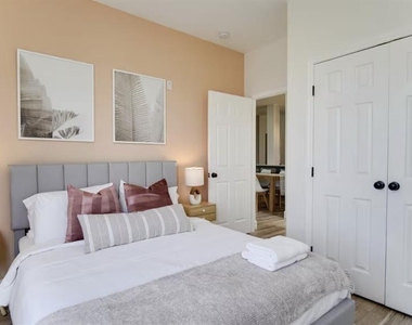 8103 Coconut Palm Way - Photo Thumbnail 19