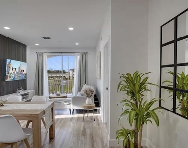 8103 Coconut Palm Way - Photo Thumbnail 4