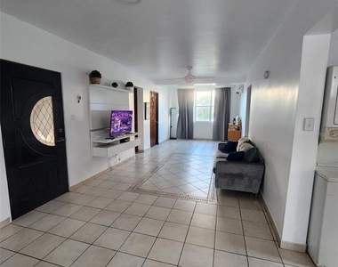 7 Earle Street - Photo Thumbnail 2