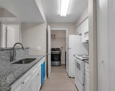 3016 Parkway Boulevard - Photo Thumbnail 7