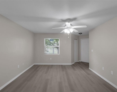 3016 Parkway Boulevard - Photo Thumbnail 3