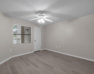 3016 Parkway Boulevard - Photo Thumbnail 12