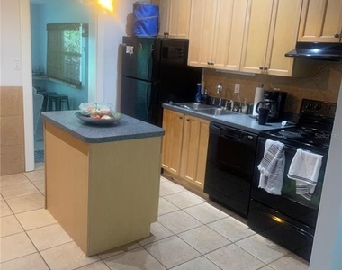 428 Court Street - Photo Thumbnail 1