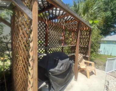428 Court Street - Photo Thumbnail 14