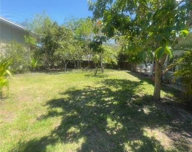 428 Court Street - Photo Thumbnail 16