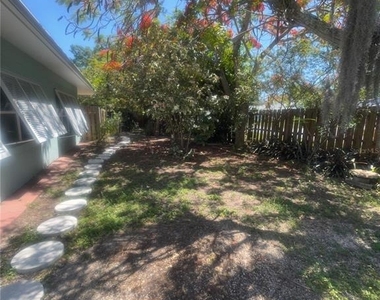 428 Court Street - Photo Thumbnail 12