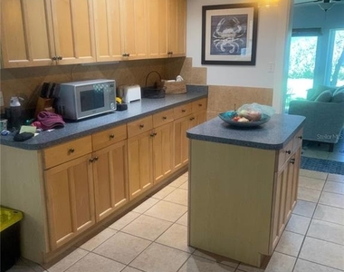 428 Court Street - Photo Thumbnail 2