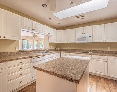 18129 Crawley Road - Photo Thumbnail 13