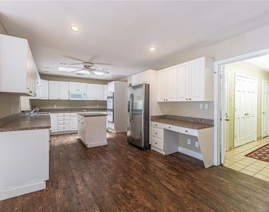 18129 Crawley Road - Photo Thumbnail 15