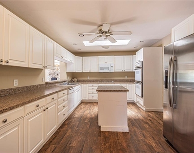 18129 Crawley Road - Photo Thumbnail 12