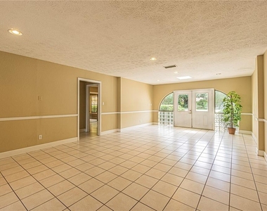 18129 Crawley Road - Photo Thumbnail 10