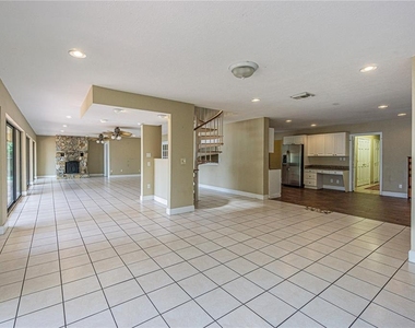 18129 Crawley Road - Photo Thumbnail 14