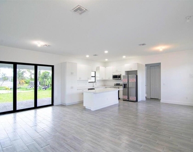 15633 Lakeland Circle - Photo Thumbnail 4