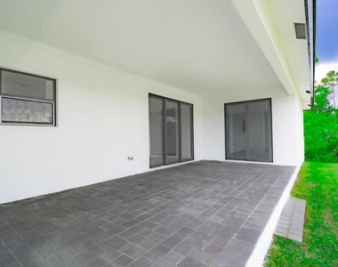 15633 Lakeland Circle - Photo Thumbnail 22