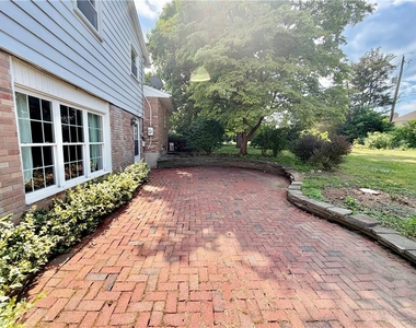 1160 Brentwood Avenue - Photo Thumbnail 40