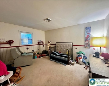 1160 Brentwood Avenue - Photo Thumbnail 10