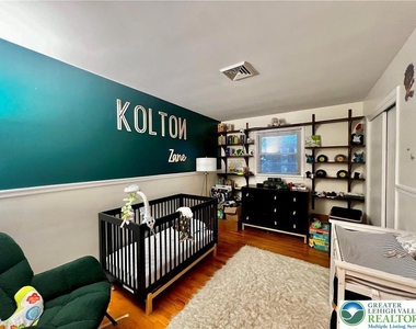 1160 Brentwood Avenue - Photo Thumbnail 4