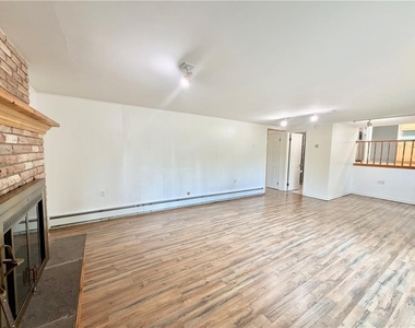 1160 Brentwood Avenue - Photo Thumbnail 6