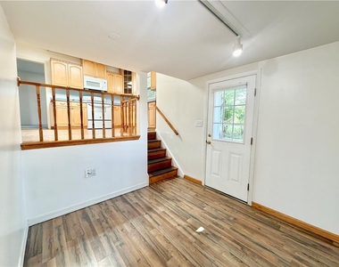 1160 Brentwood Avenue - Photo Thumbnail 8